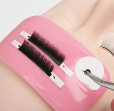 SILICONE LASH PAD:  pink